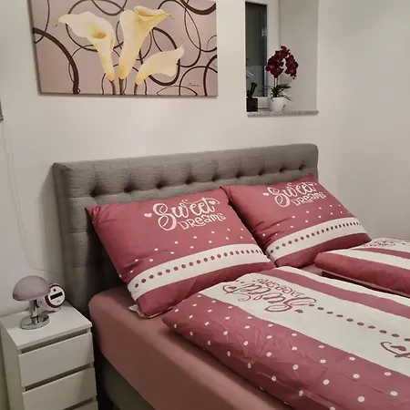 公寓 Beutlich's Woertherseeappartements 沃尔特湖畔韦尔登